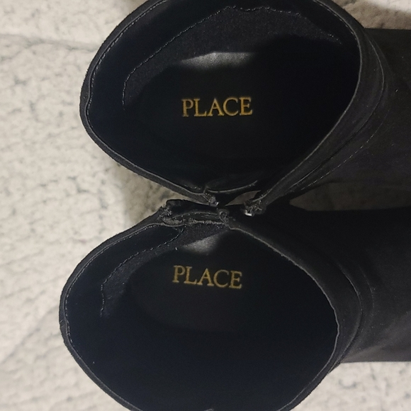 Shoes - Picture 4 of 5